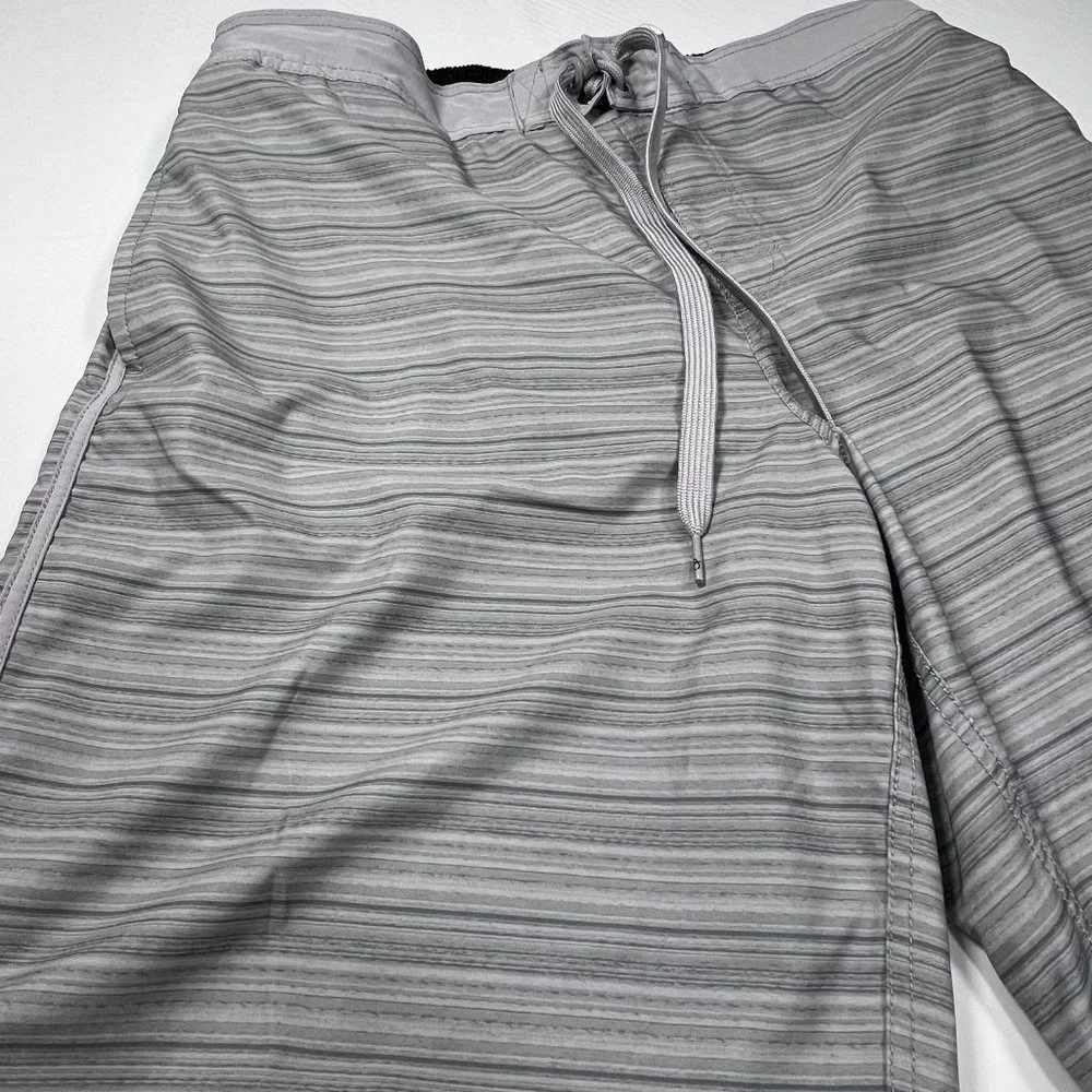 OP Ocean Pacific-Mens Med Board Shorts-Swim Trunks 32/34 Gray‎ Pockets